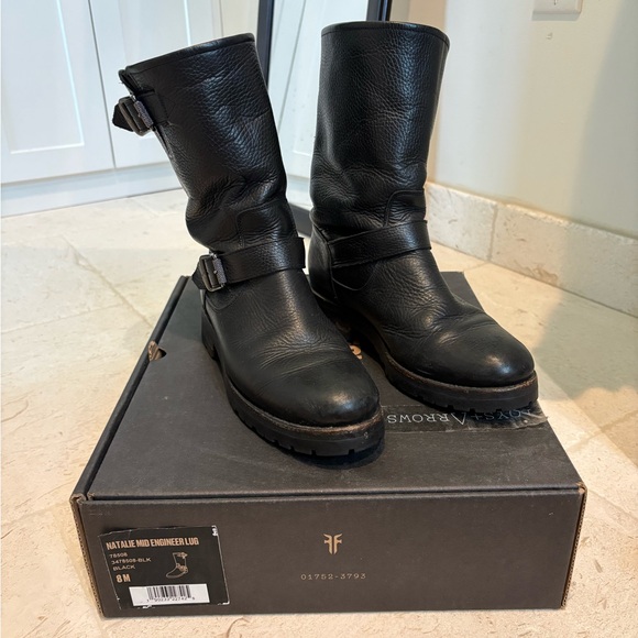 Frye Shoes - Frye Boots - Natalie Mid Engineer Lug Shearling Lined size 8M Black